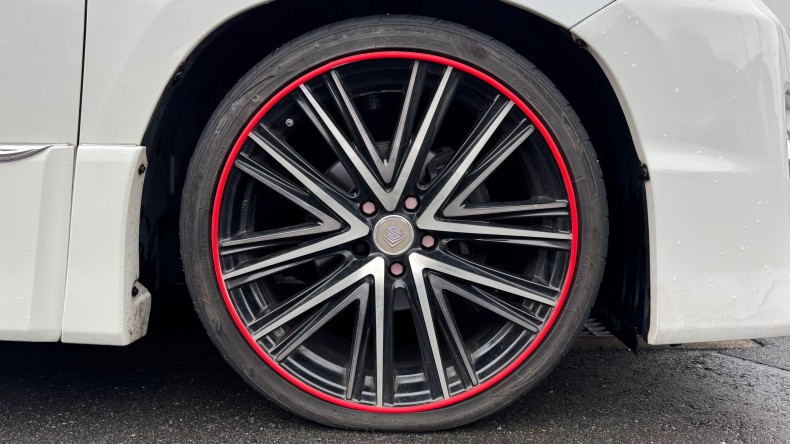 タイヤホイール前