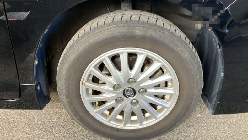 タイヤホイール前