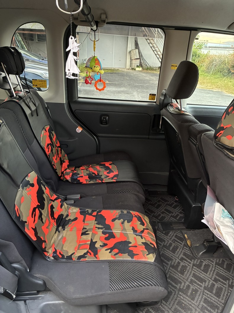 内装後方シート