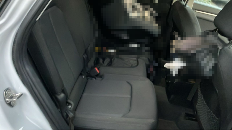 内装後方シート