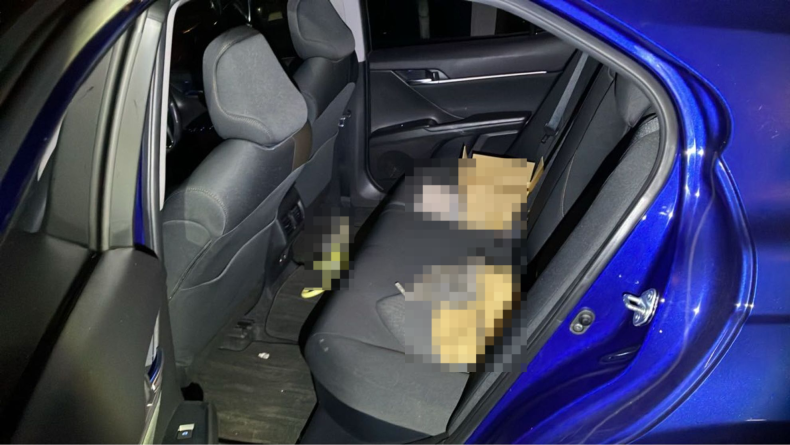 内装後方シート