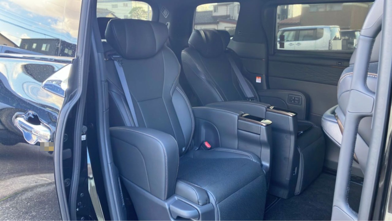 内装後方シート