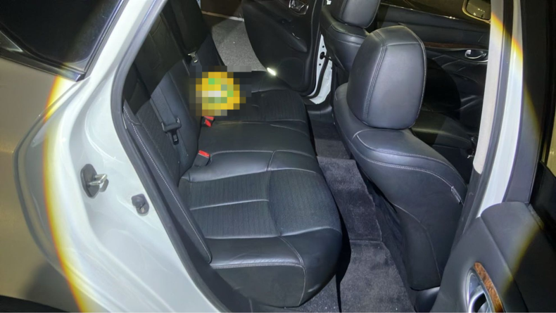 内装後方シート