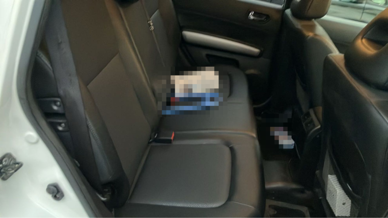 内装後方シート