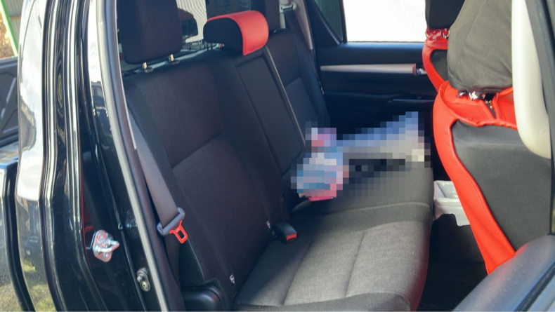 内装後方シート