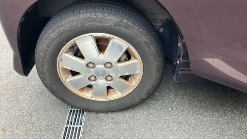 タイヤホイール前