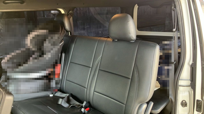 内装後方シート