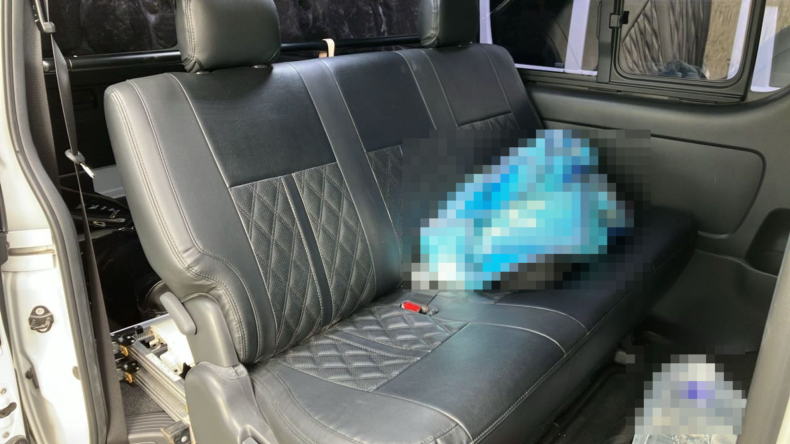 内装後方シート