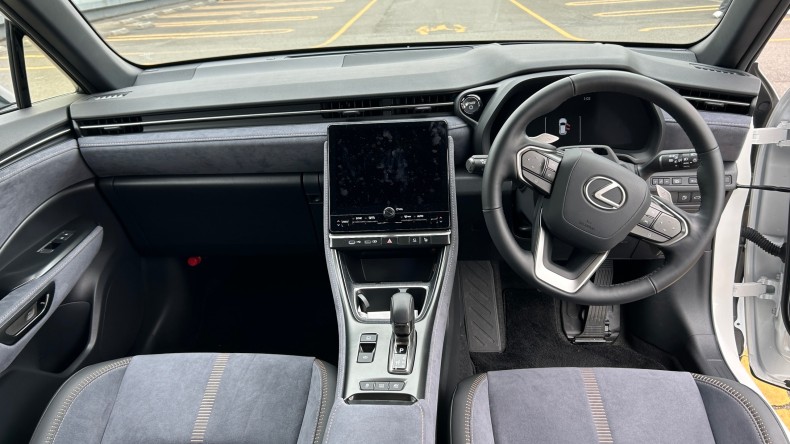 内装インパネ全体