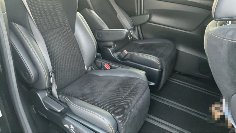 内装後方シート