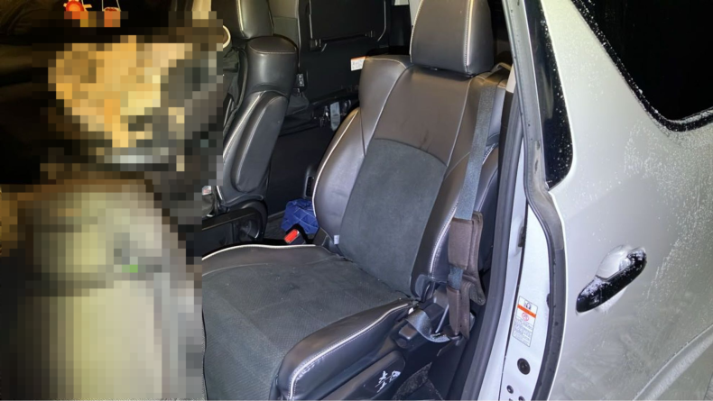 内装後方シート