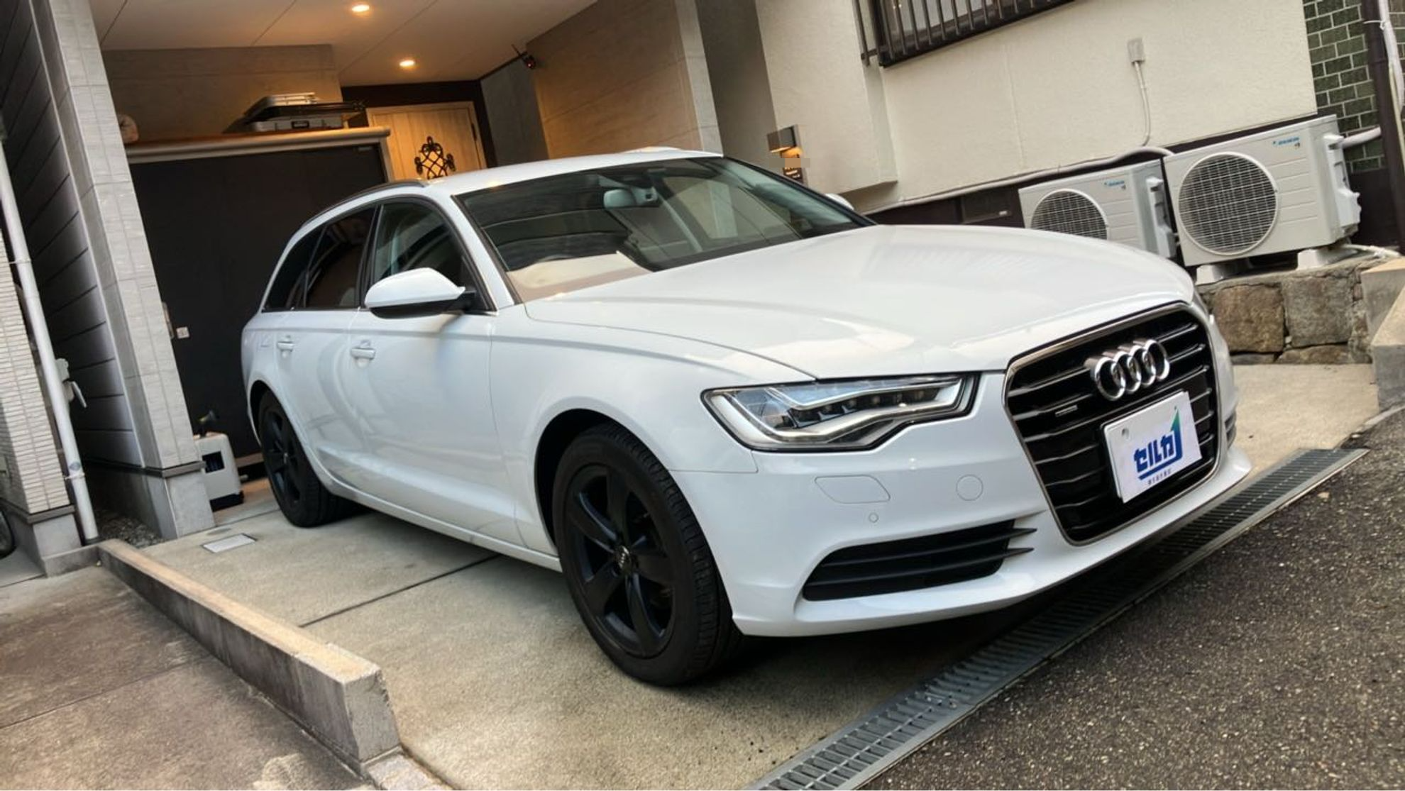 アウディ A6アバントの売買実績画像