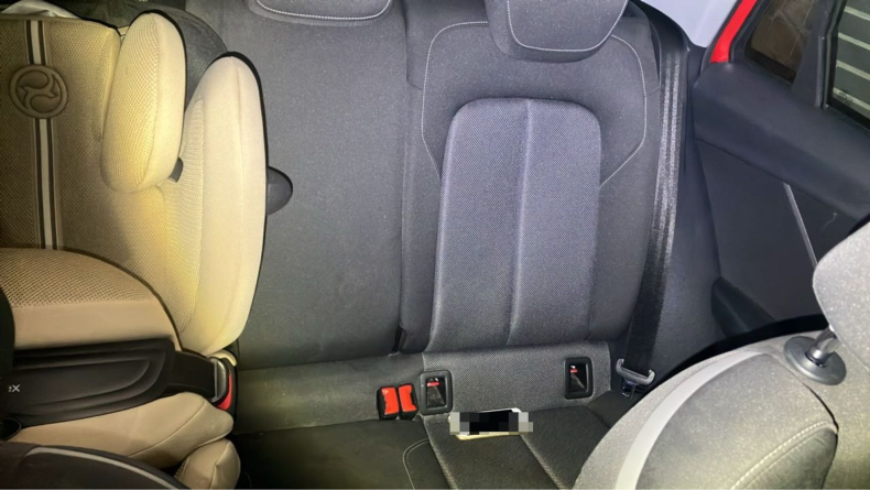 内装後方シート