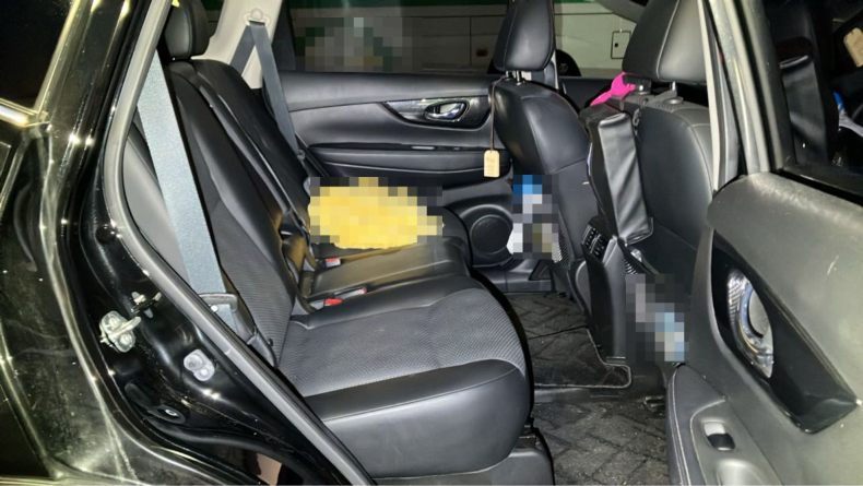 内装後方シート