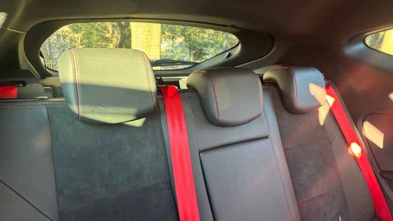 内装後方シート