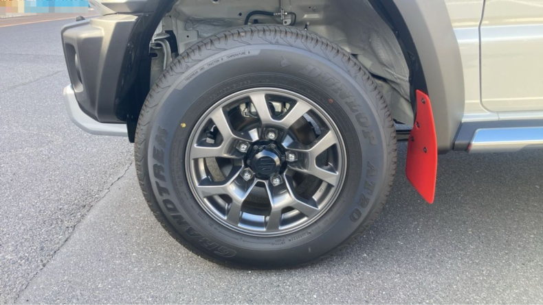 タイヤホイール前