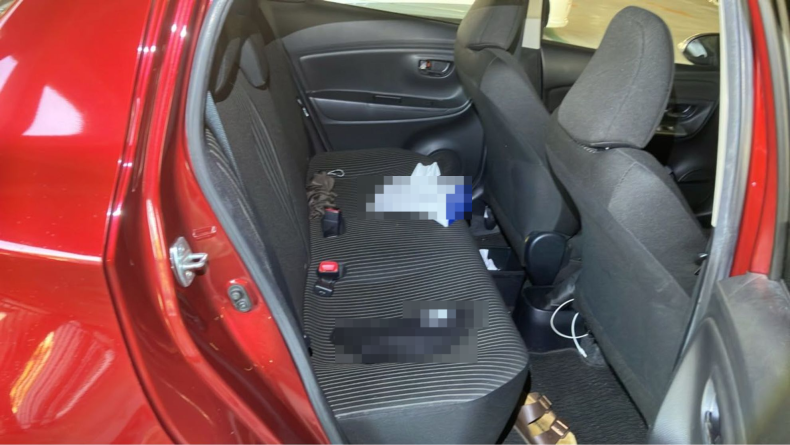 内装後方シート