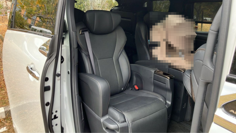 内装後方シート