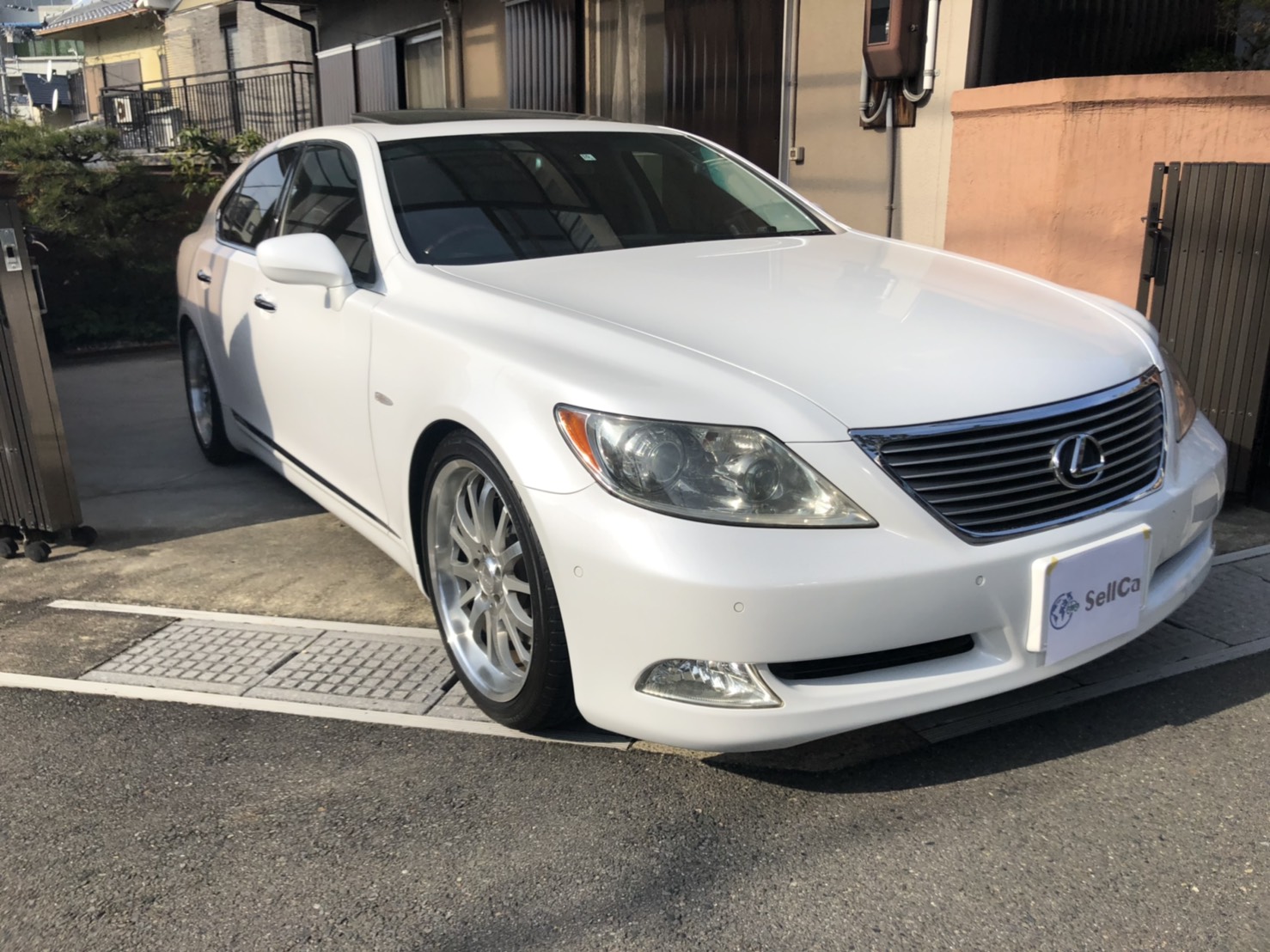 一番高く売れる レクサス Lsの買取 査定相場 リセールバリューや高額売却のコツ Sellcaの中古車査定 一番高く売れる レクサス Lsの買取 査定相場 リセールバリューや高額売却のコツ Sellcaの中古車査定
