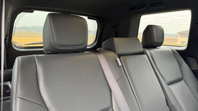 内装後方シート