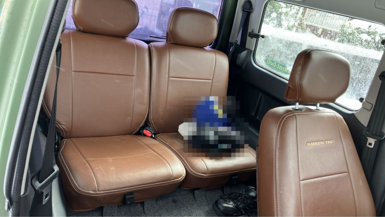 内装後方シート