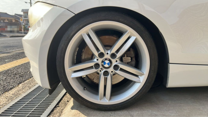 タイヤホイール前