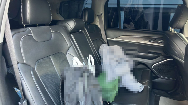 内装後方シート