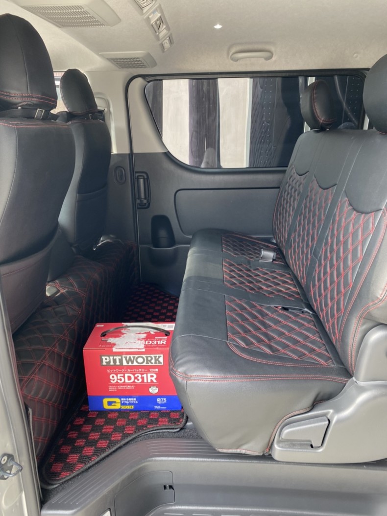 内装後方シート