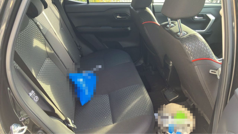 内装後方シート