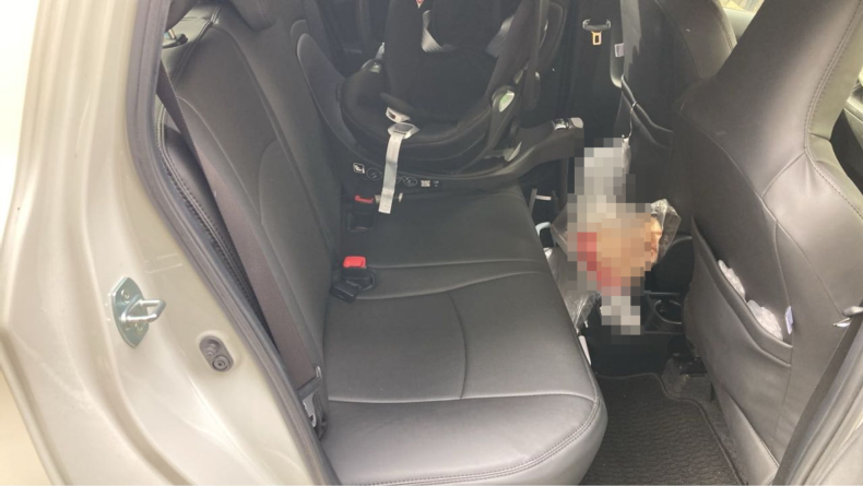 内装後方シート