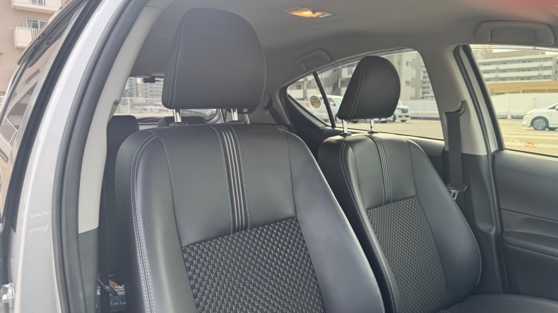 内装前方シート