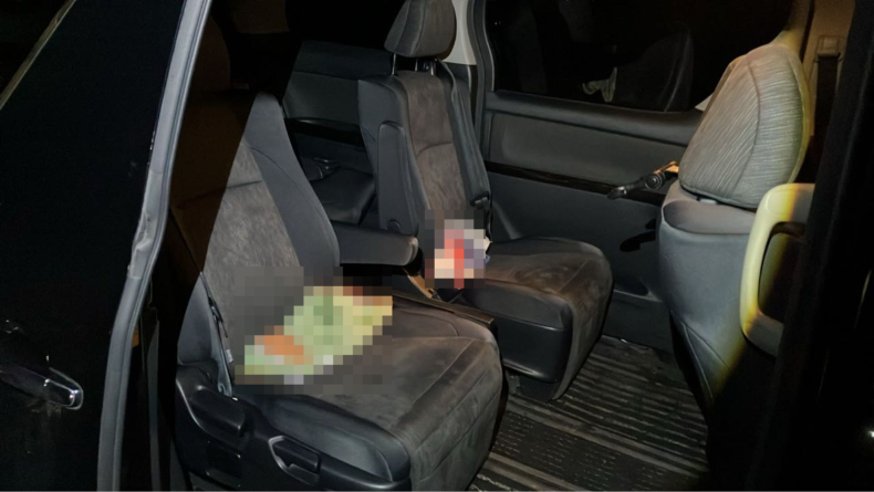 内装後方シート