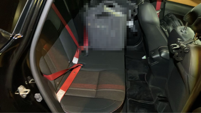 内装後方シート