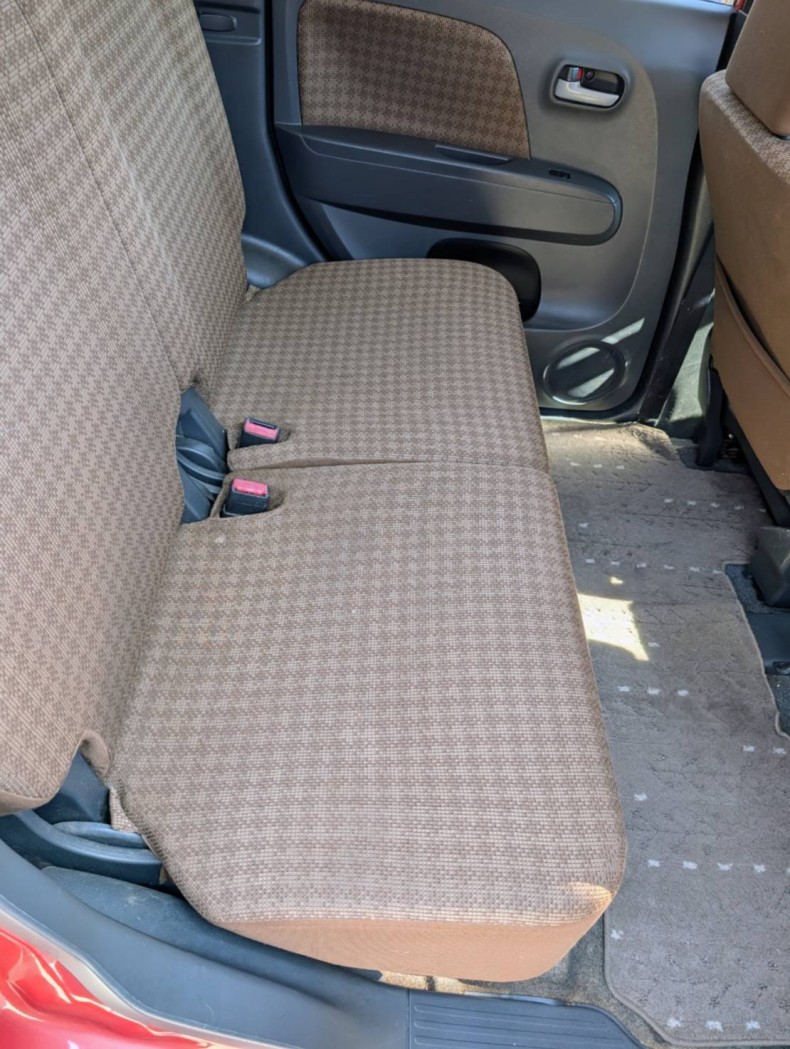 内装後方シート