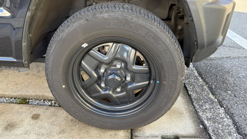 タイヤホイール前