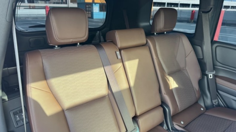 内装後方シート