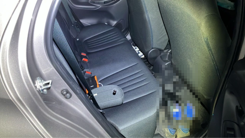 内装後方シート