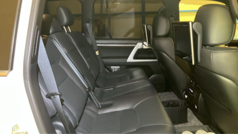 内装後方シート