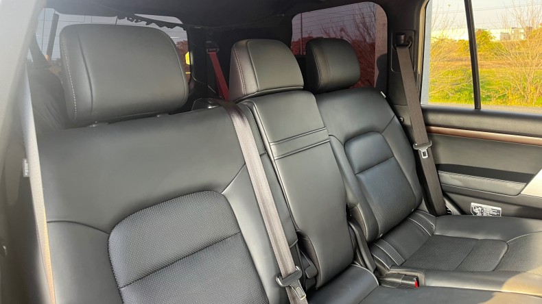 内装後方シート