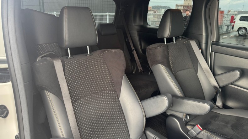 内装後方シート