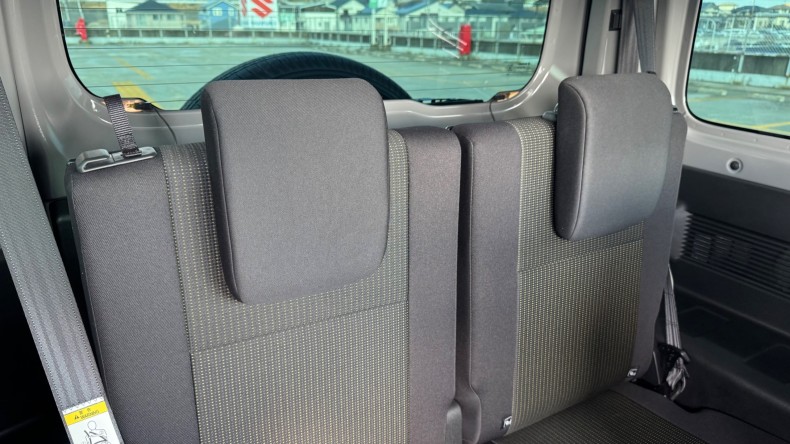 内装後方シート