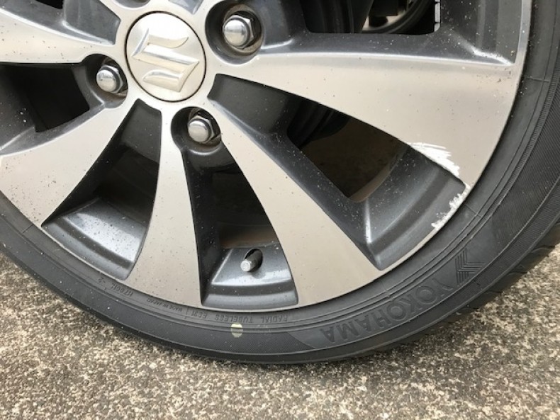 タイヤホイール前