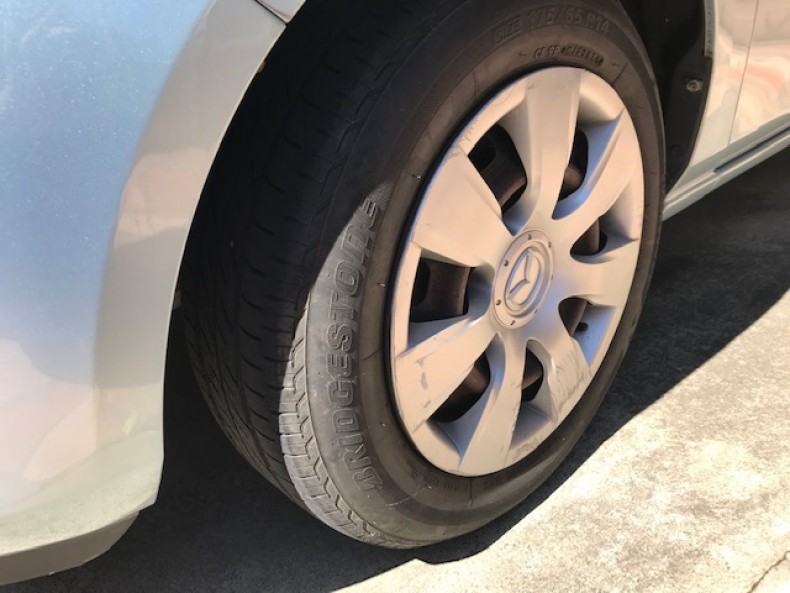 タイヤホイール前