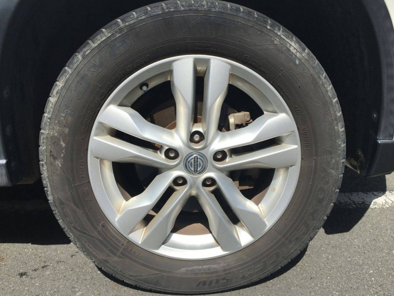 タイヤホイール前