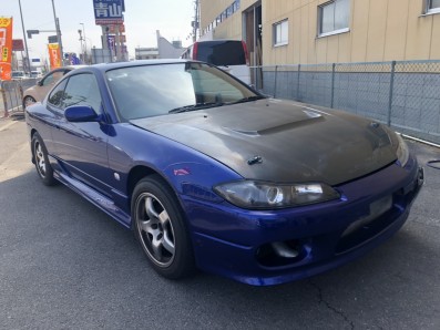 car_main_img
