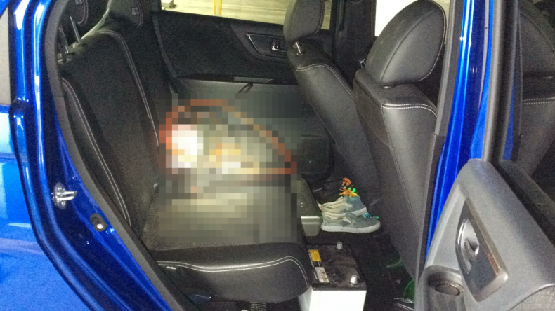 内装後方シート