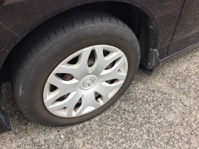 タイヤホイール前