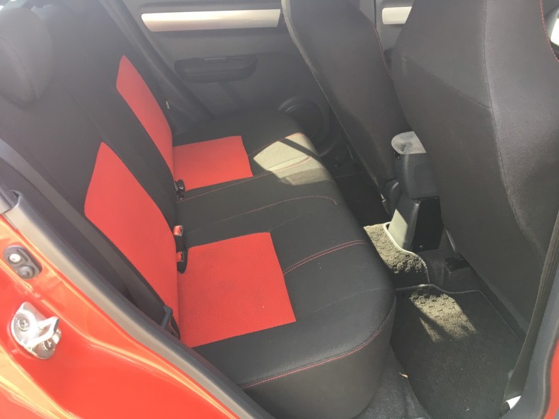 内装後方シート