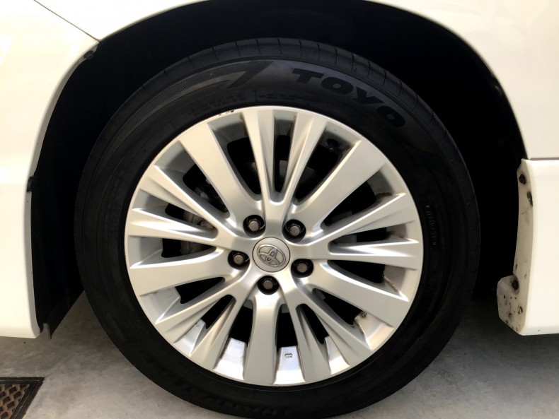 タイヤホイール前