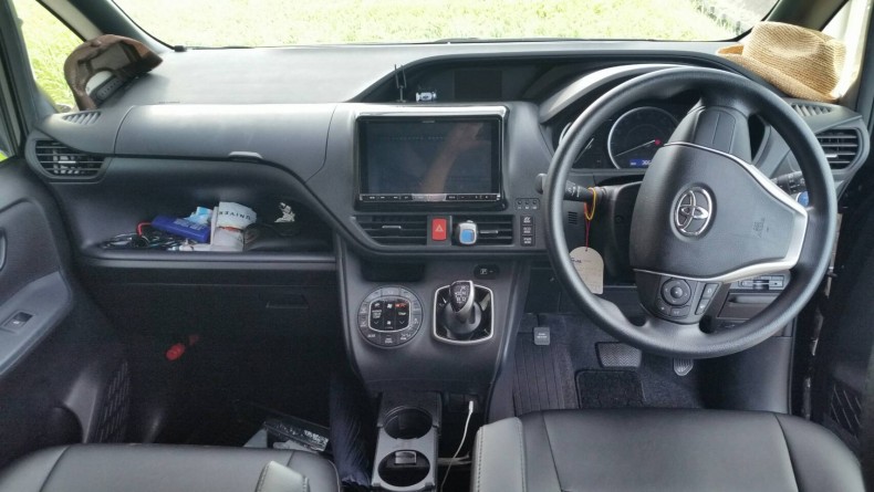 内装インパネ全体